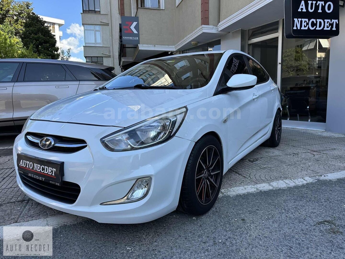 Galeriden Hyundai Accent Blue 1.6 CRDI Mode 2015 Model İstanbul 190.000 km Beyaz 4