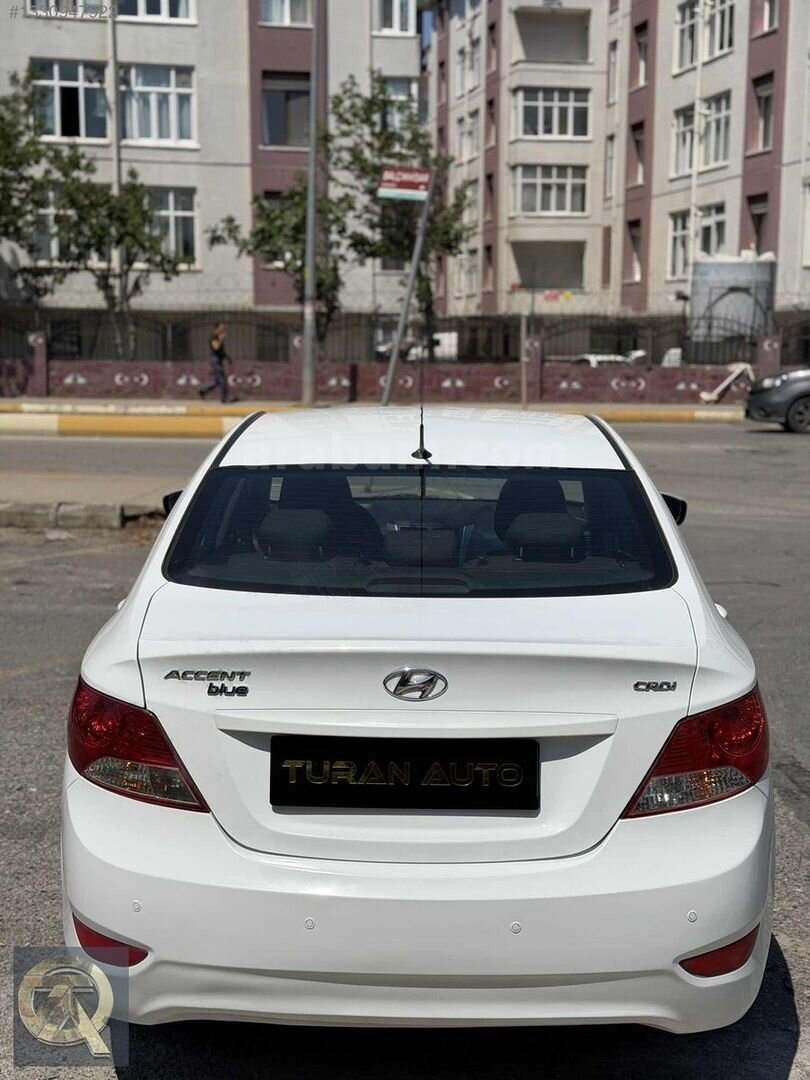 Galeriden Hyundai Accent Blue 1.6 CRDI Mode 2014 Model İstanbul 209.000 km Beyaz 4