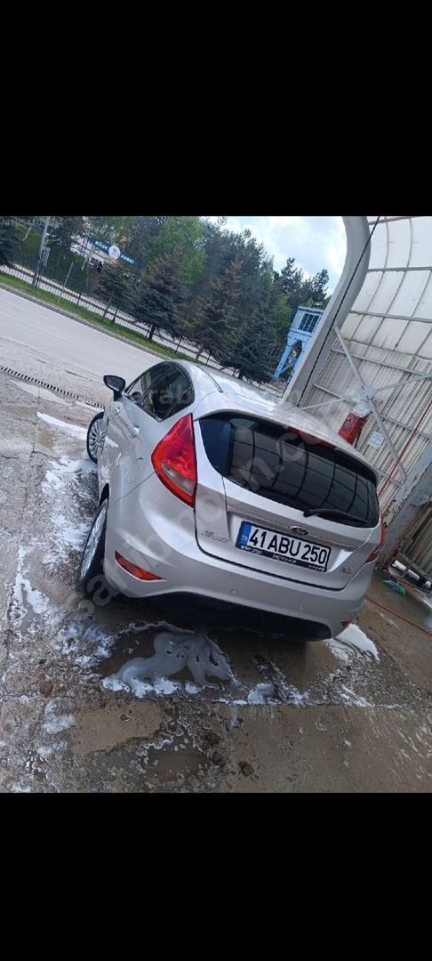 Sahibinden Ford Fiesta 1.4 TDCi Titanium 2009 Model Erzurum 277.000 km Gri 3