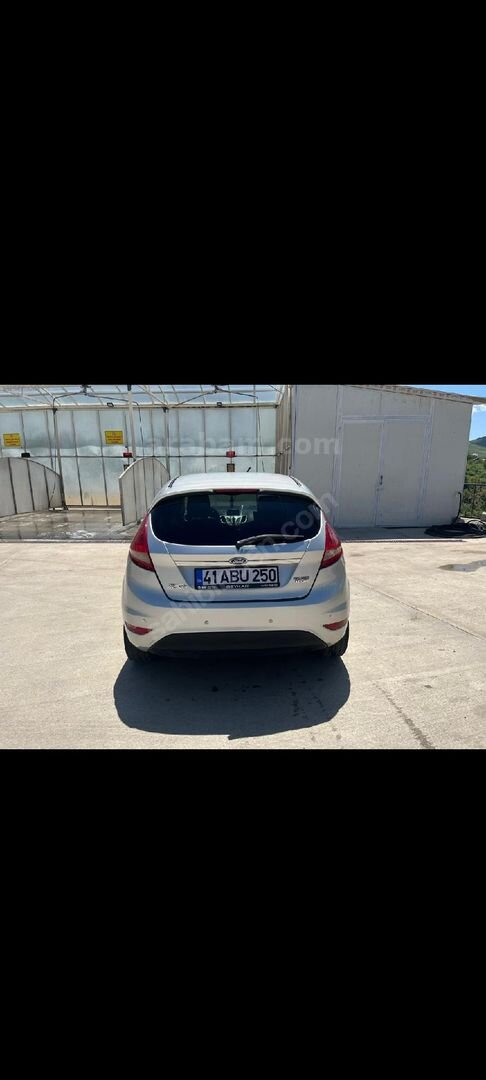 Sahibinden Ford Fiesta 1.4 TDCi Titanium 2009 Model Erzurum 277.000 km Gri 2