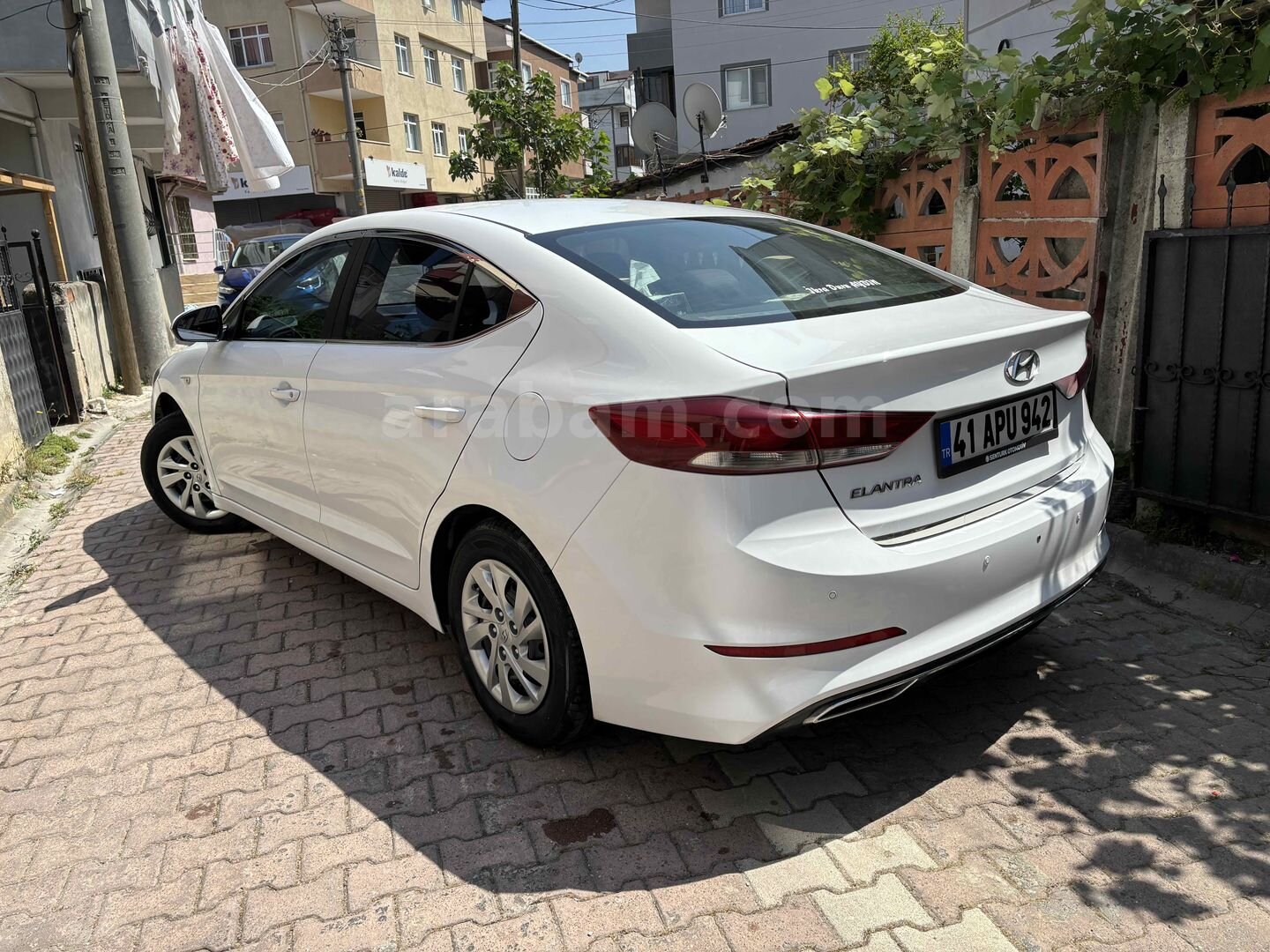 Sahibinden Hyundai Elantra 1.6 D-CVVT Style 2017 Model Kocaeli 82.000 km Beyaz 3