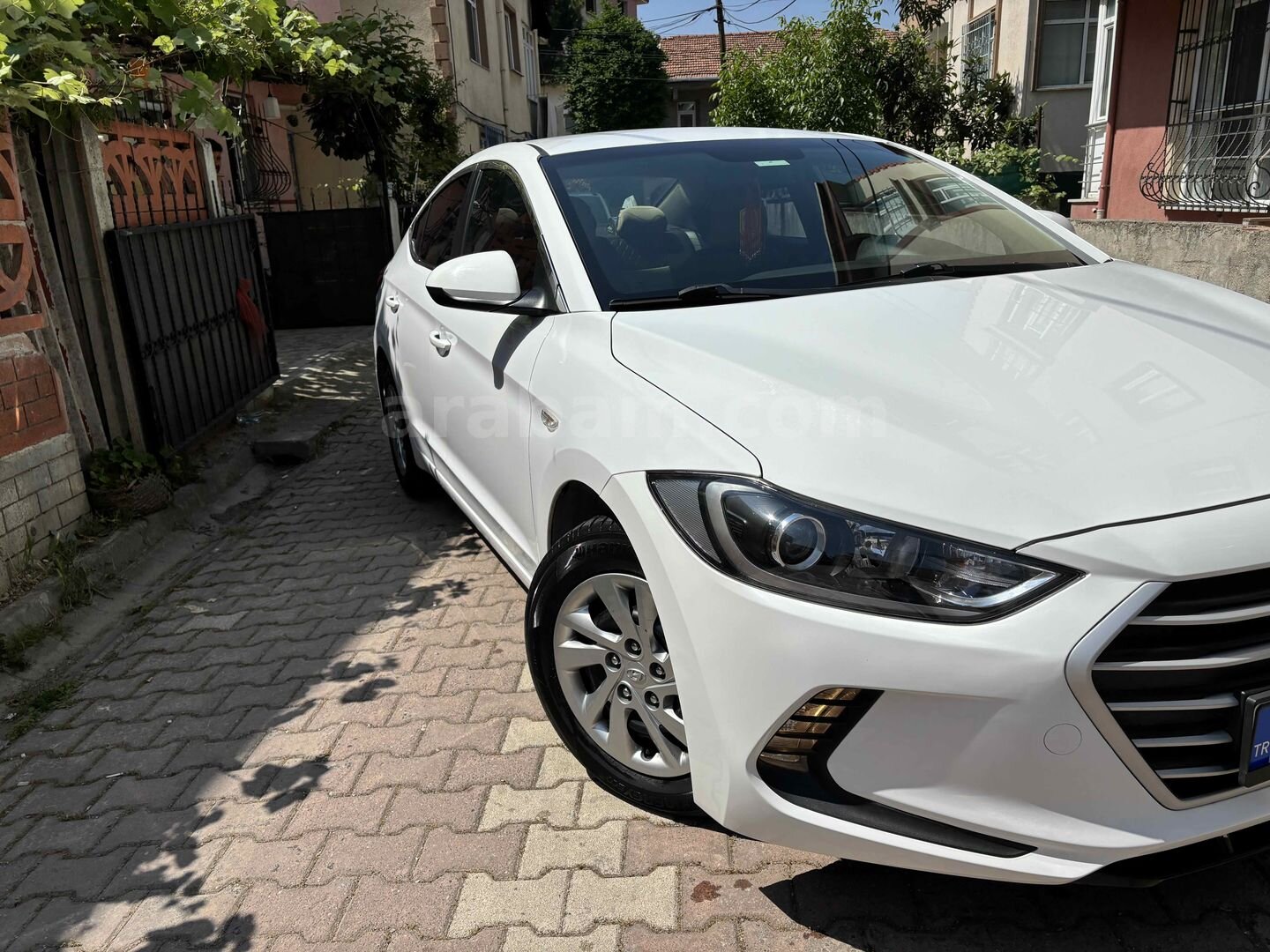 Sahibinden Hyundai Elantra 1.6 D-CVVT Style 2017 Model Kocaeli 82.000 km Beyaz 1