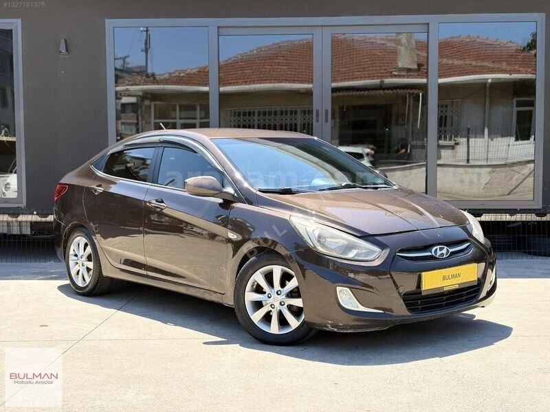 Galeriden Hyundai Accent Blue 1.6 CRDI Mode Plus 2015 Model İstanbul 261.000 km Kahverengi
