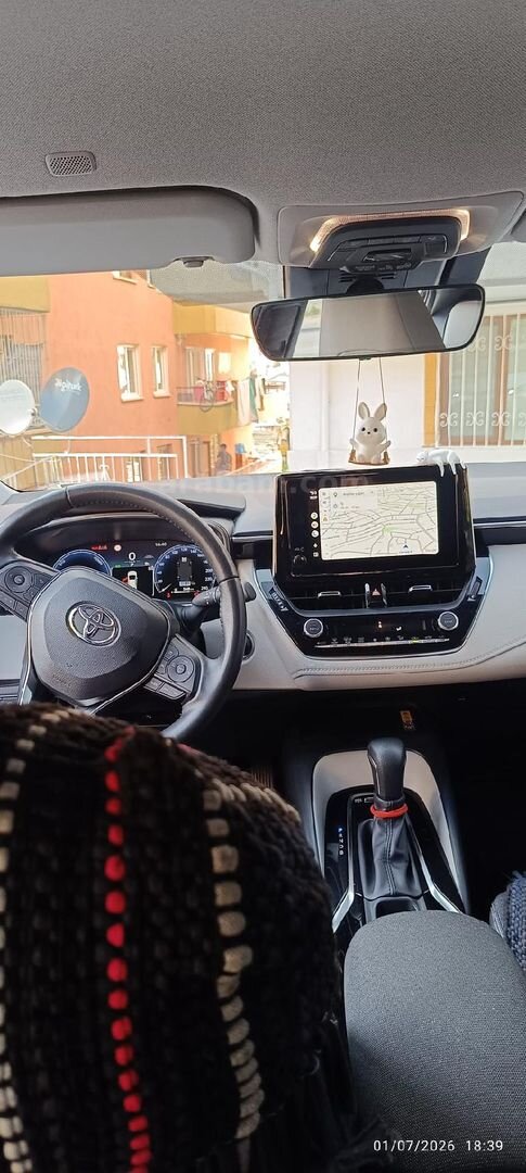 Sahibinden Toyota Corolla 1.8 Hybrid Dream 2024 Model Ankara 34.500 km Gri (Gümüş) 3