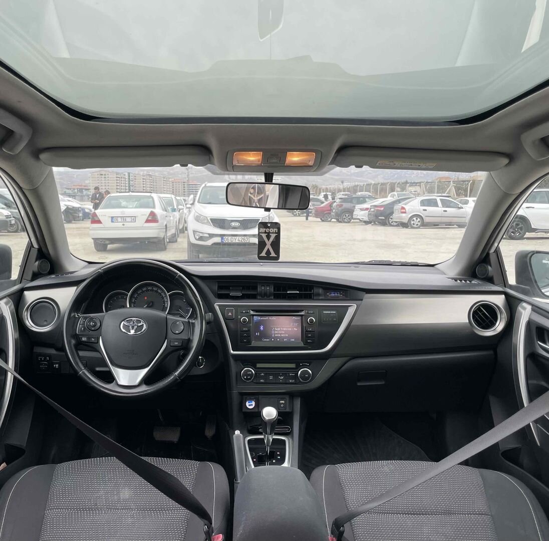 Sahibinden Toyota Auris 1.4 D-4D Active Skypack 2013 Model Ankara 98.000 km Beyaz 7