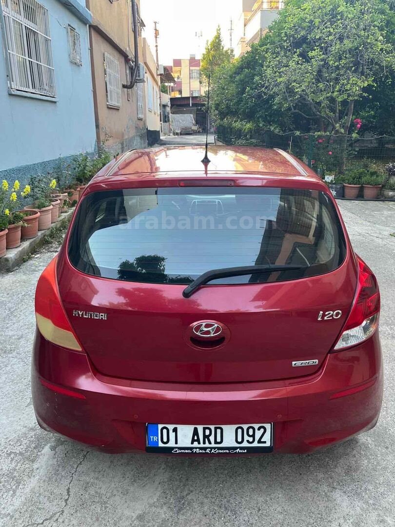 Sahibinden Hyundai i20 1.4 CRDi Sense 2014 Model Adana 192.000 km Kırmızı 4