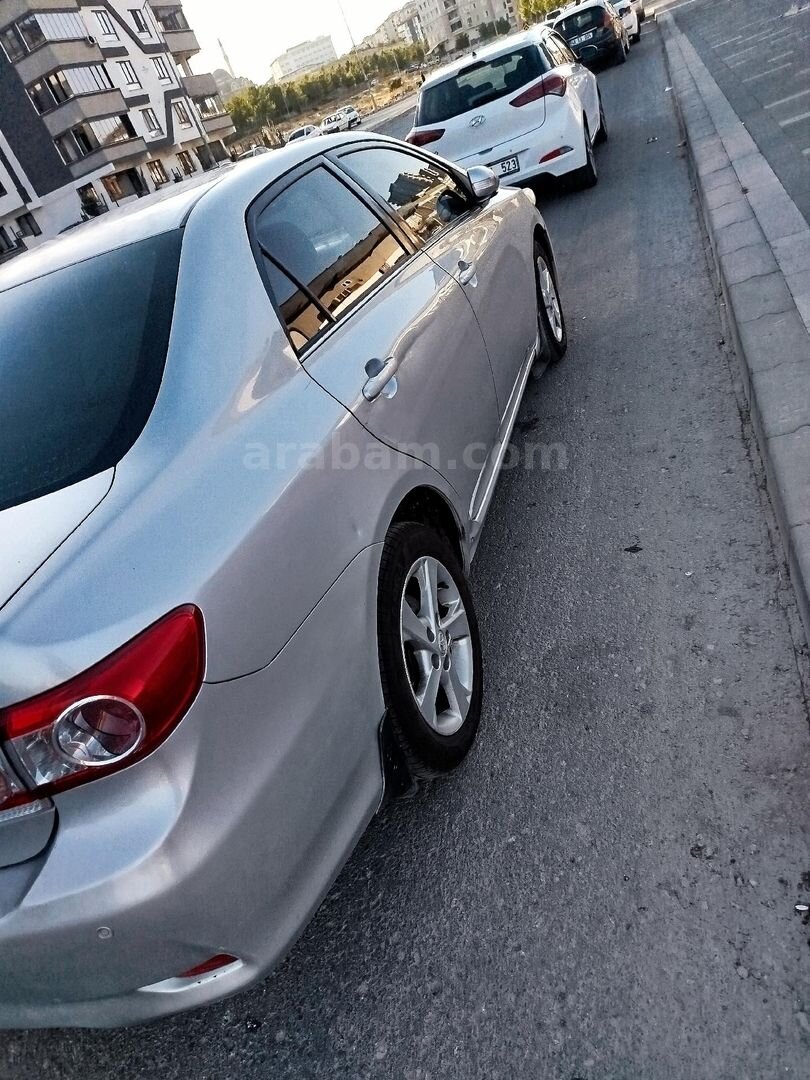 Sahibinden Toyota Corolla 1.4 D-4D Elegant 2011 Model Adıyaman 424.000 km Gri (Gümüş) 5