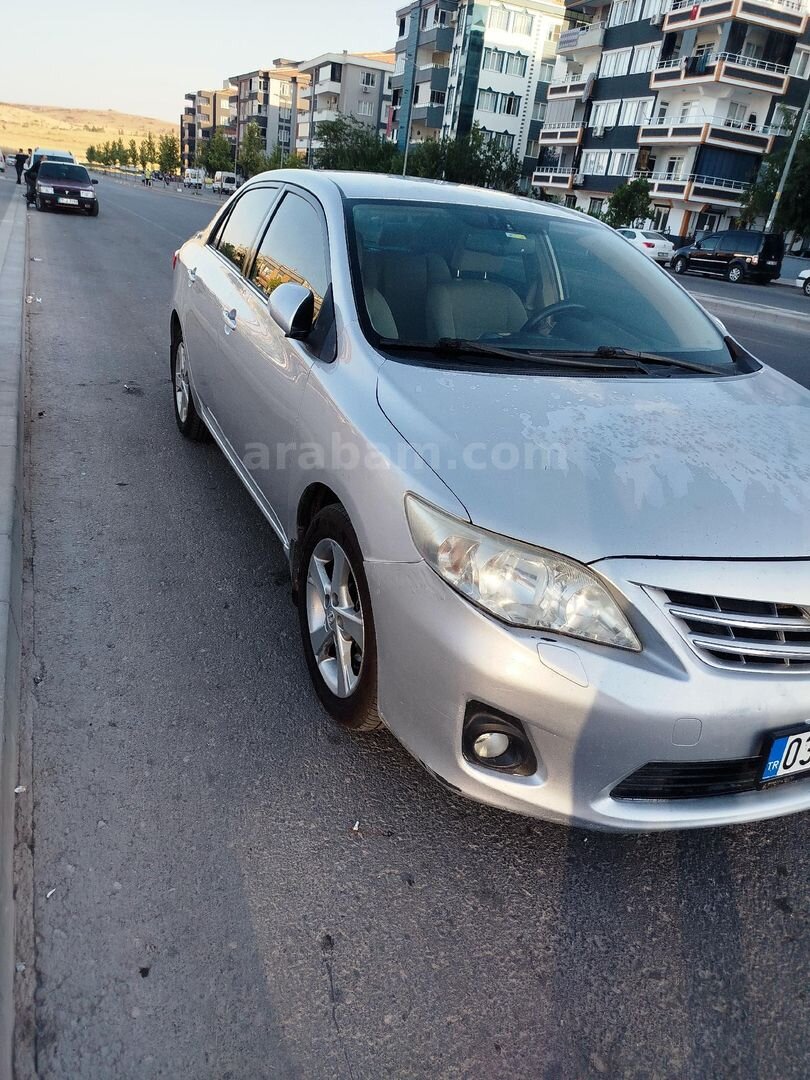 Sahibinden Toyota Corolla 1.4 D-4D Elegant 2011 Model Adıyaman 424.000 km Gri (Gümüş) 6