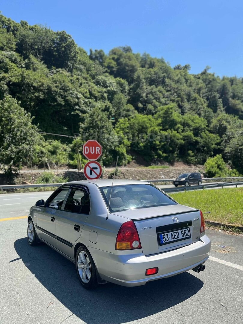 Sahibinden Hyundai Accent 1.5 CRDi Admire 2005 Model Rize 290.000 km Gri 3