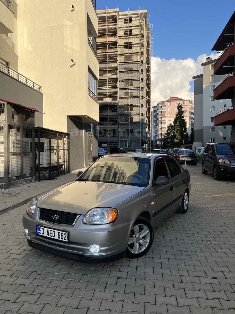 Sahibinden Hyundai Accent 1.5 CRDi Admire 2005 Model Rize 290.000 km Gri 6