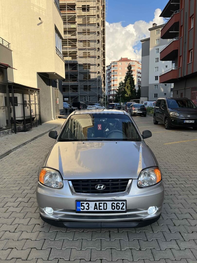 Sahibinden Hyundai Accent 1.5 CRDi Admire 2005 Model Rize 290.000 km Gri 5