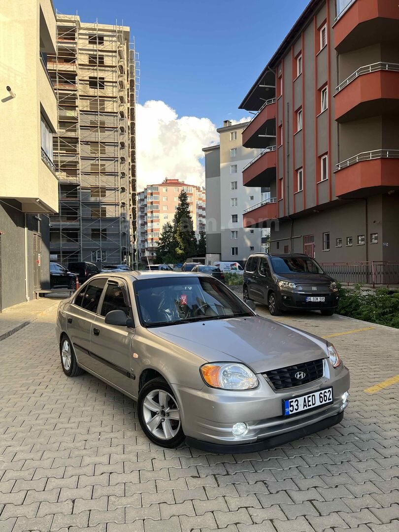 Sahibinden Hyundai Accent 1.5 CRDi Admire 2005 Model Rize 290.000 km Gri 4