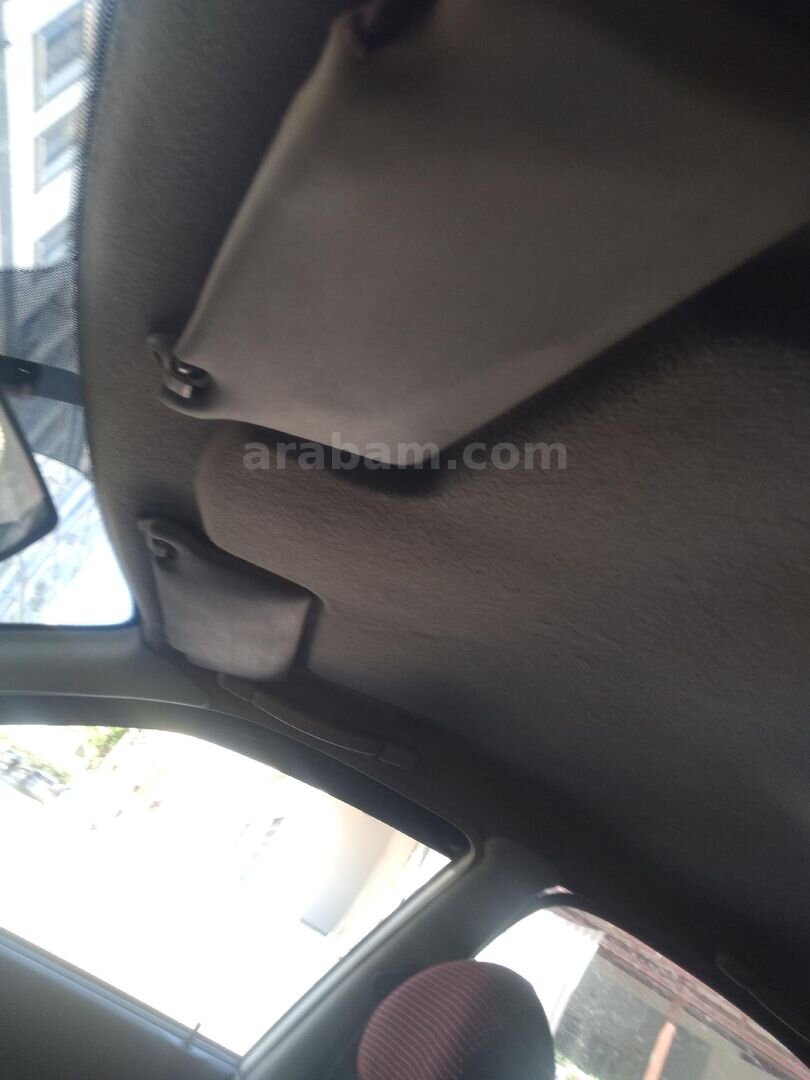 Sahibinden Hyundai Accent 1.3 LS 1998 Model Manisa 32.600 km Beyaz 6