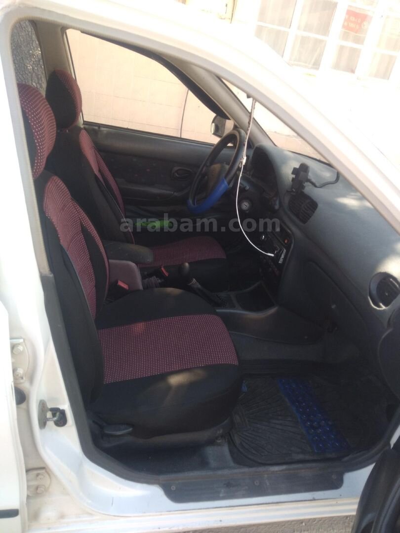 Sahibinden Hyundai Accent 1.3 LS 1998 Model Manisa 32.600 km Beyaz 2