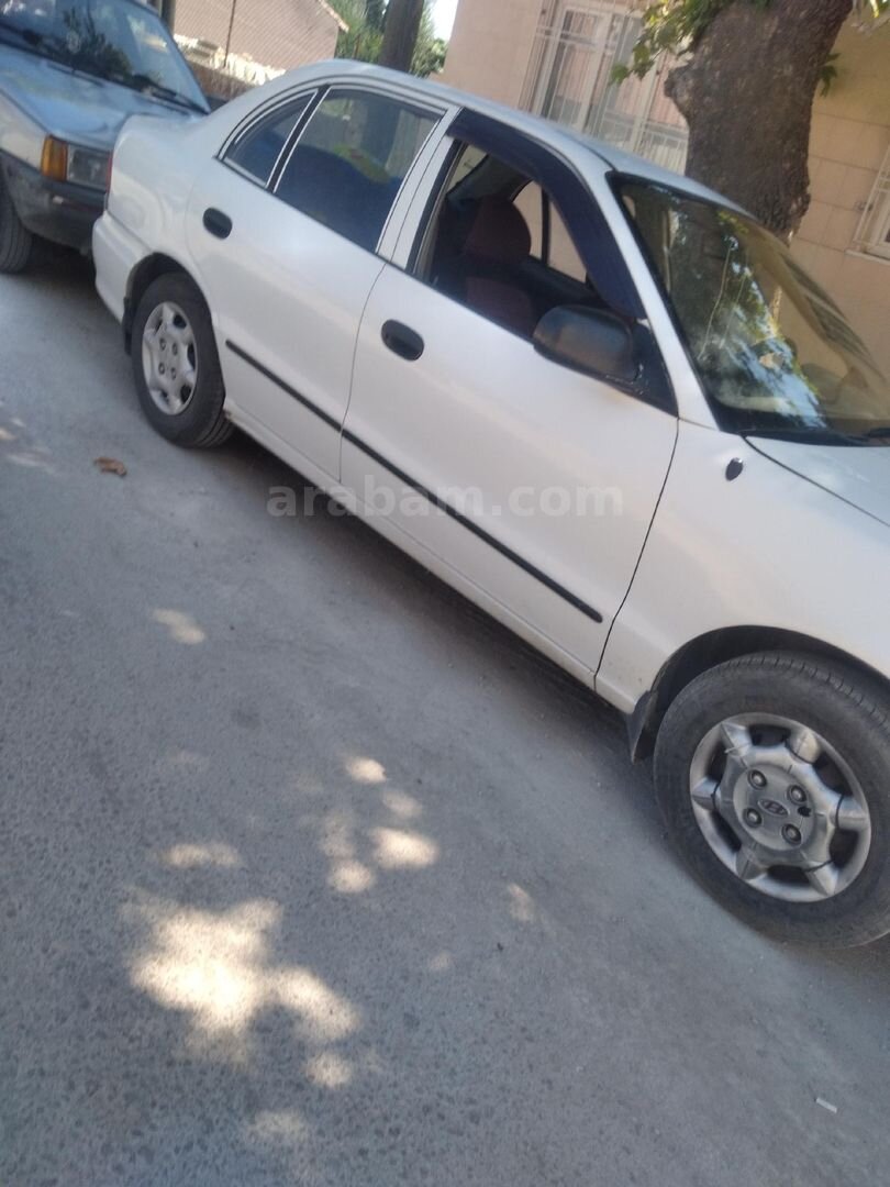 Sahibinden Hyundai Accent 1.3 LS 1998 Model Manisa 32.600 km Beyaz 7