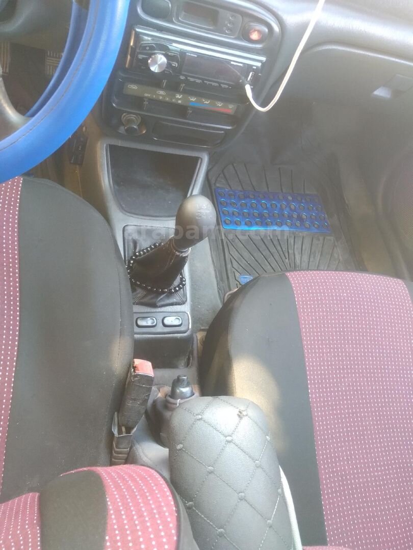 Sahibinden Hyundai Accent 1.3 LS 1998 Model Manisa 32.600 km Beyaz 5