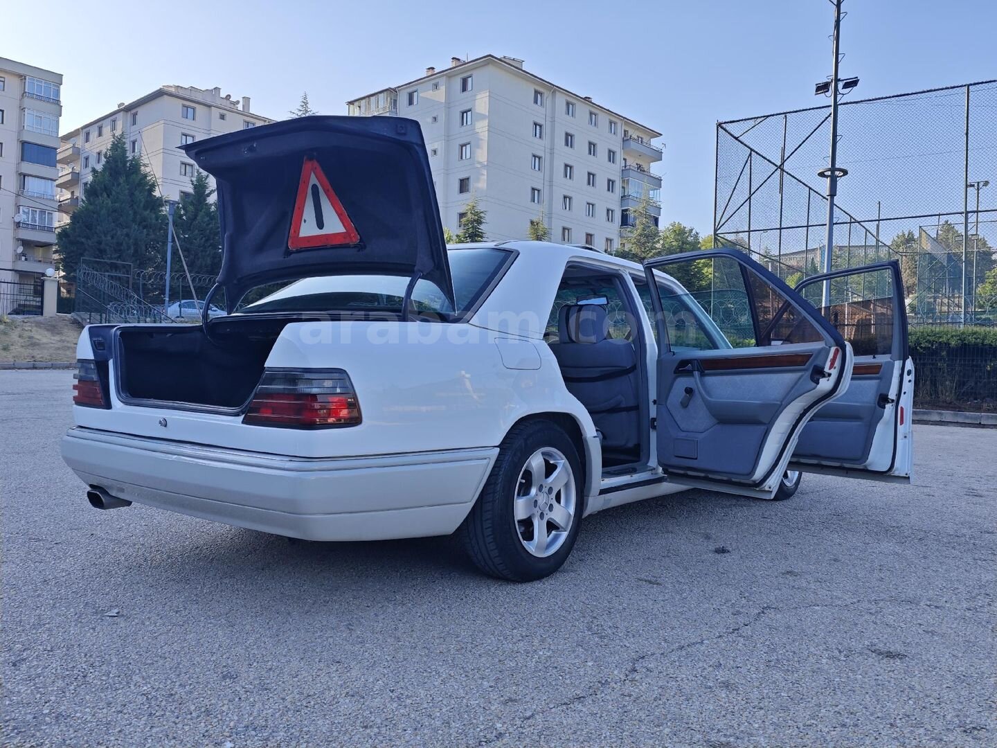 Sahibinden Mercedes - Benz E 200 1994 Model Ankara 510.000 km Beyaz 6