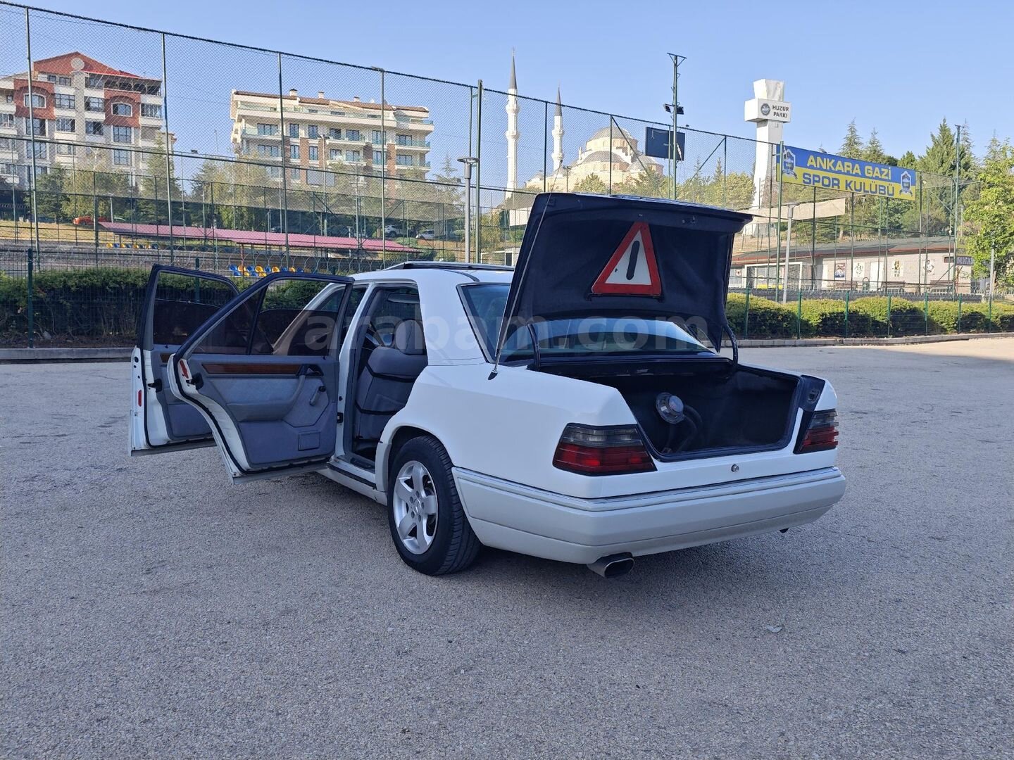 Sahibinden Mercedes - Benz E 200 1994 Model Ankara 510.000 km Beyaz 7