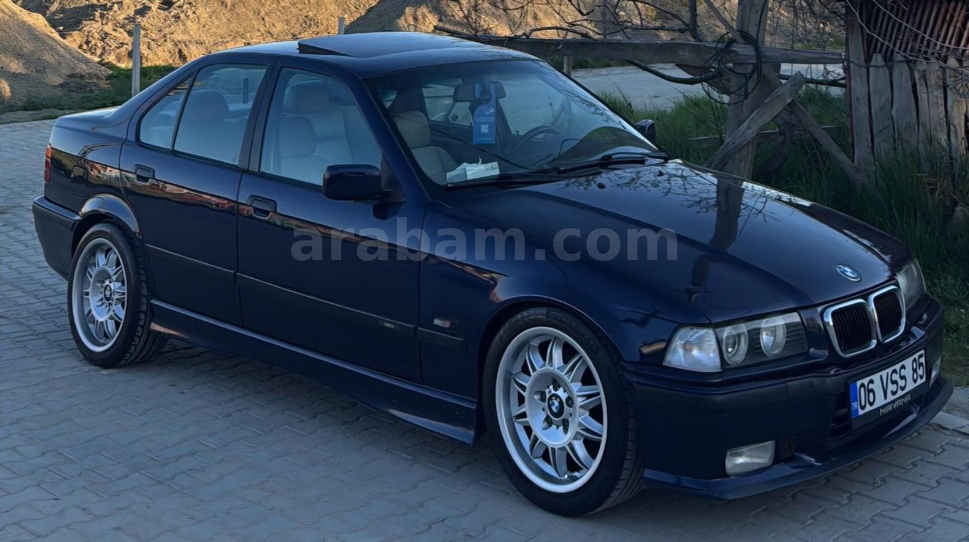 Sahibinden BMW 3 Serisi 320i 1998 Model Ankara 423.000 km Mavi (metalik) 3