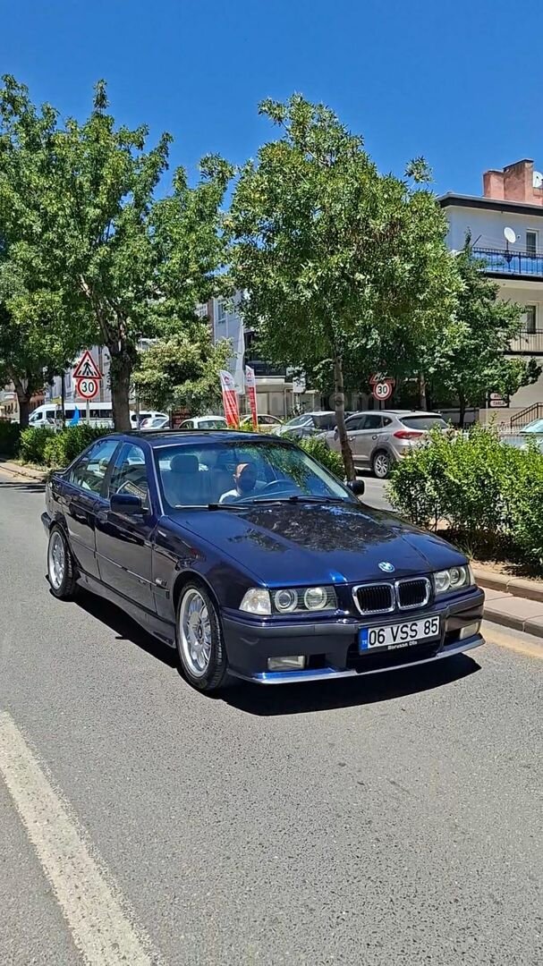 Sahibinden BMW 3 Serisi 320i 1998 Model Ankara 423.000 km Mavi (metalik) 2