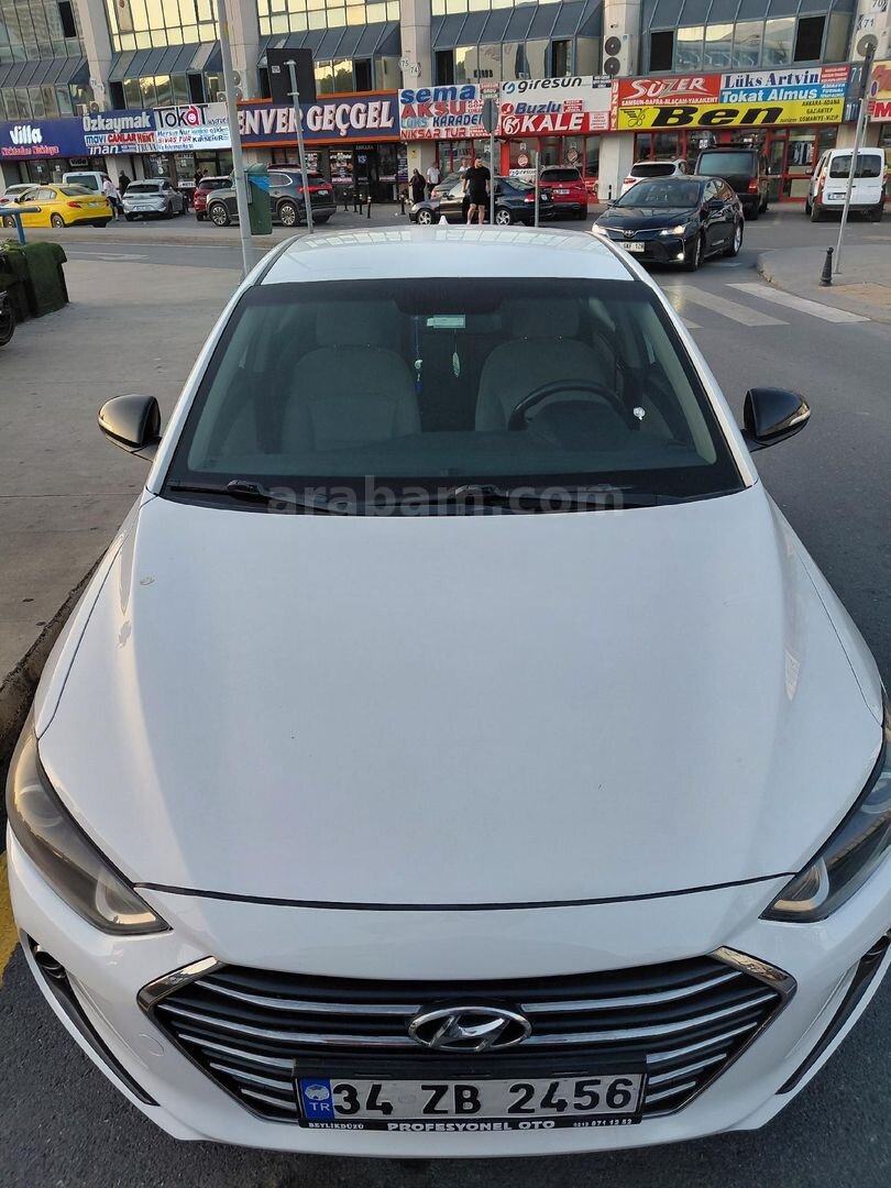 Sahibinden Hyundai Elantra 1.6 CRDi Elite 2016 Model İstanbul 186.000 km Beyaz 3