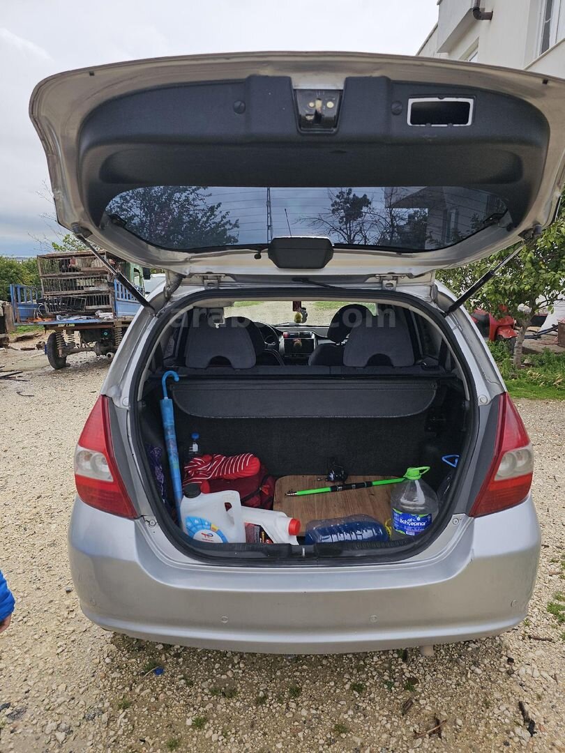 Sahibinden Honda Jazz 1.4 LS 2005 Model Mersin 405.000 km Gri 6
