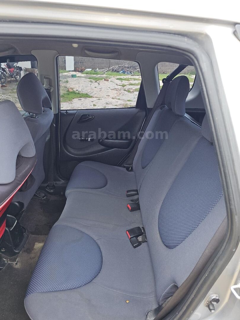 Sahibinden Honda Jazz 1.4 LS 2005 Model Mersin 405.000 km Gri 7