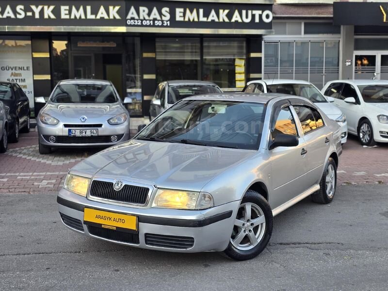 Galeriden Skoda Octavia 1.6 Tour 2005 Model Konya 325.000 km Gri (Gümüş)