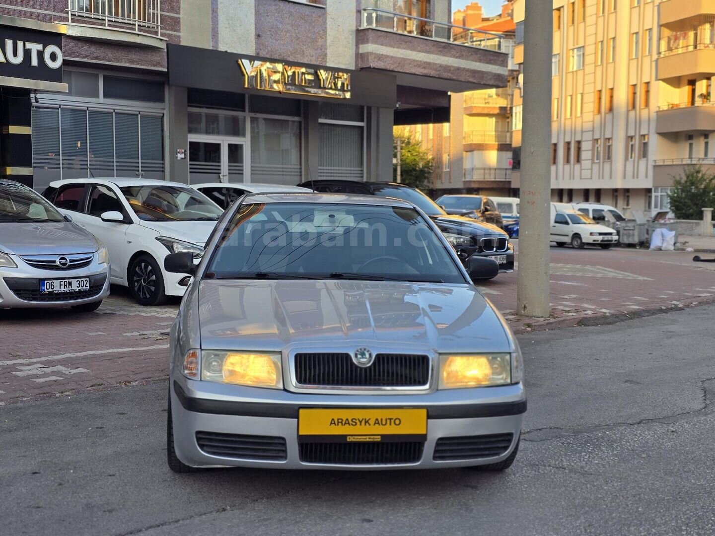 Galeriden Skoda Octavia 1.6 Tour 2005 Model Konya 325.000 km Gri (Gümüş) 3