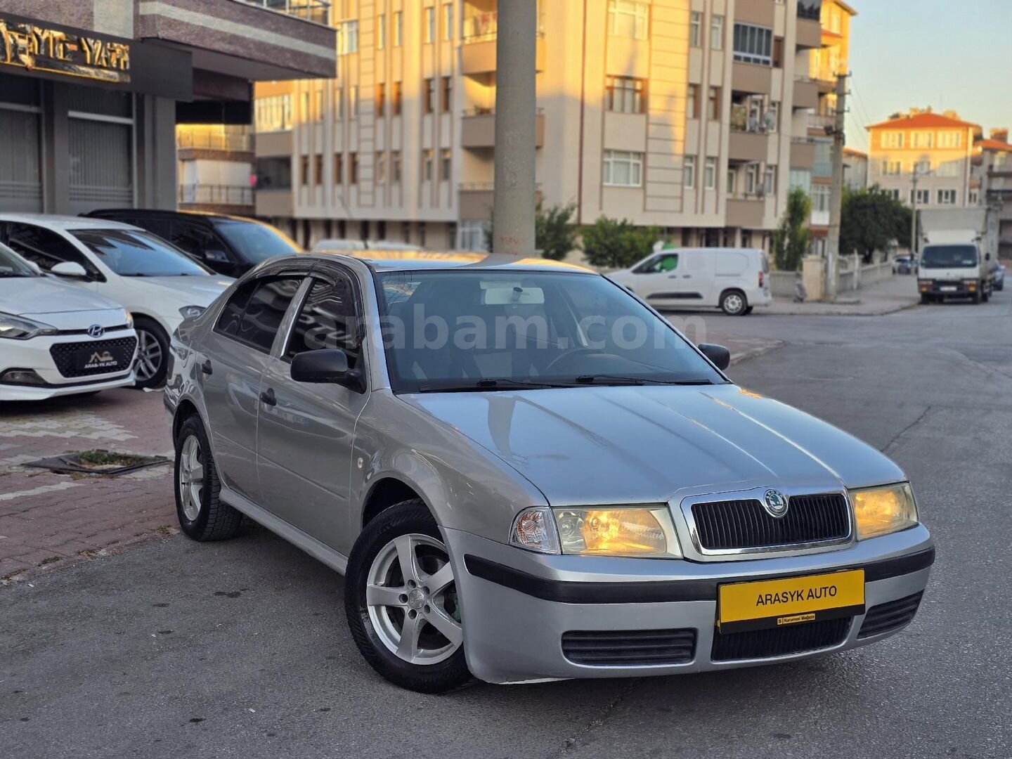 Galeriden Skoda Octavia 1.6 Tour 2005 Model Konya 325.000 km Gri (Gümüş) 2