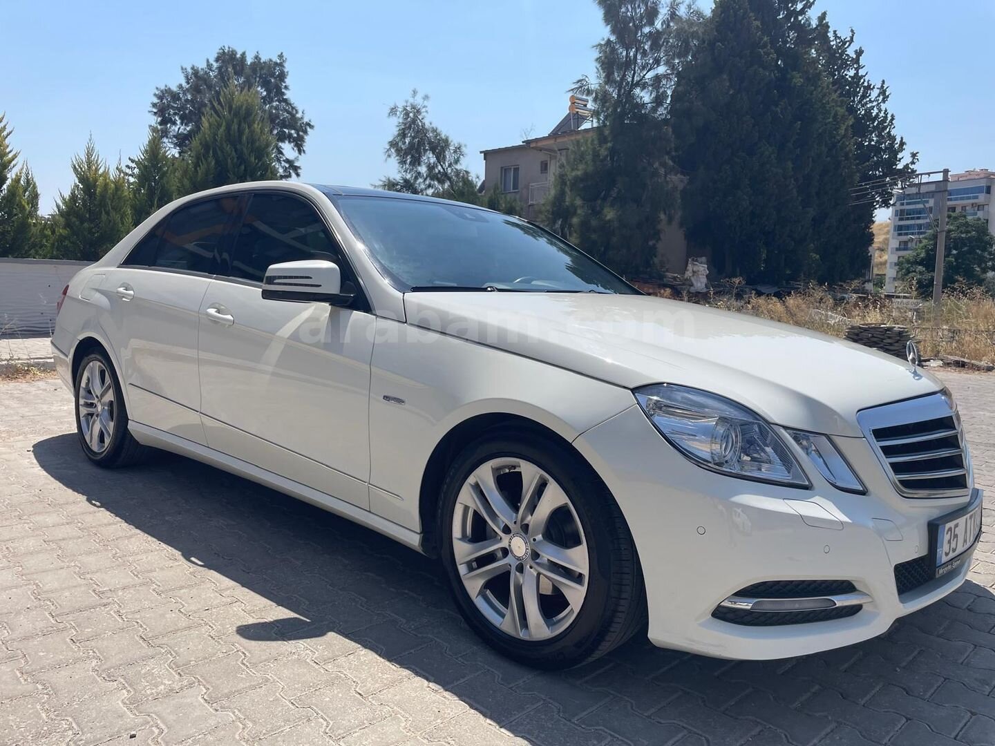 Sahibinden Mercedes - Benz E 220 CDI Start 2011 Model İzmir 353.000 km Beyaz 3