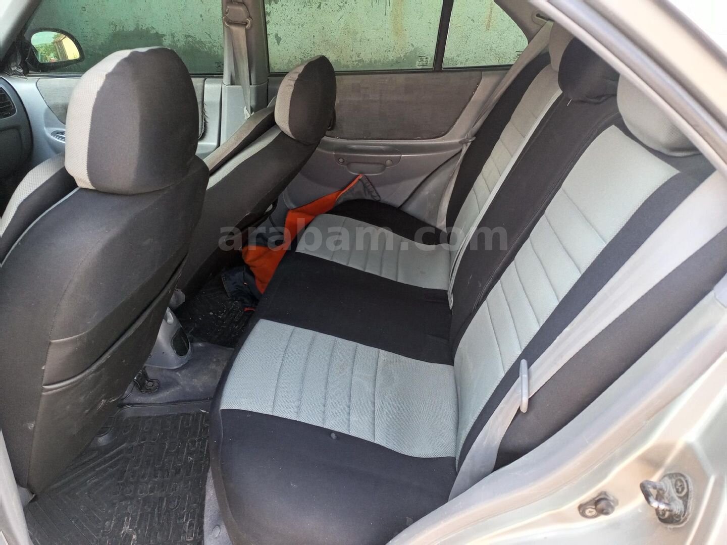 Sahibinden Hyundai Accent 1.5 CRDi Admire 2005 Model Sivas 310.000 km Gri (Gümüş) 4
