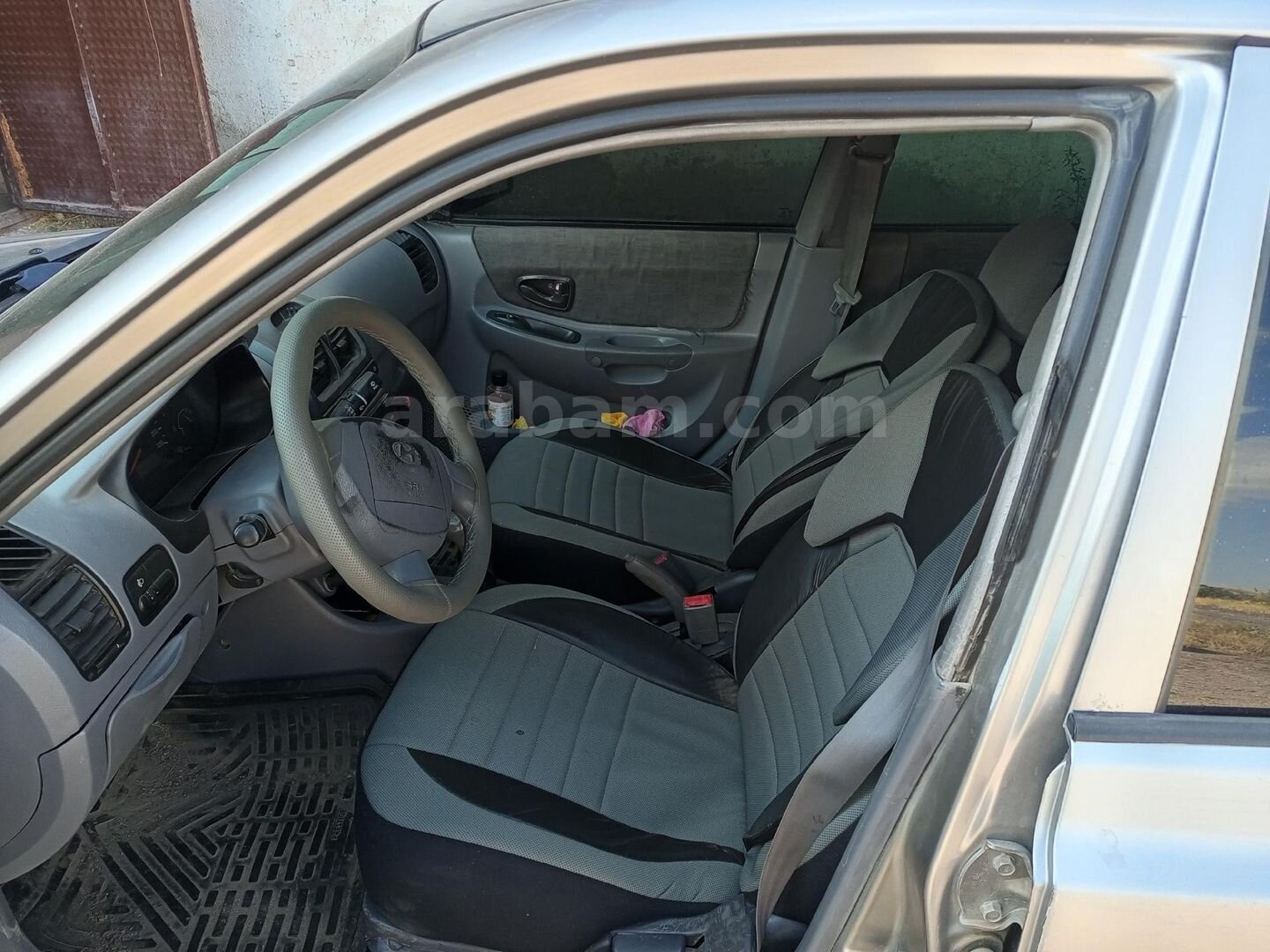 Sahibinden Hyundai Accent 1.5 CRDi Admire 2005 Model Sivas 310.000 km Gri (Gümüş) 3