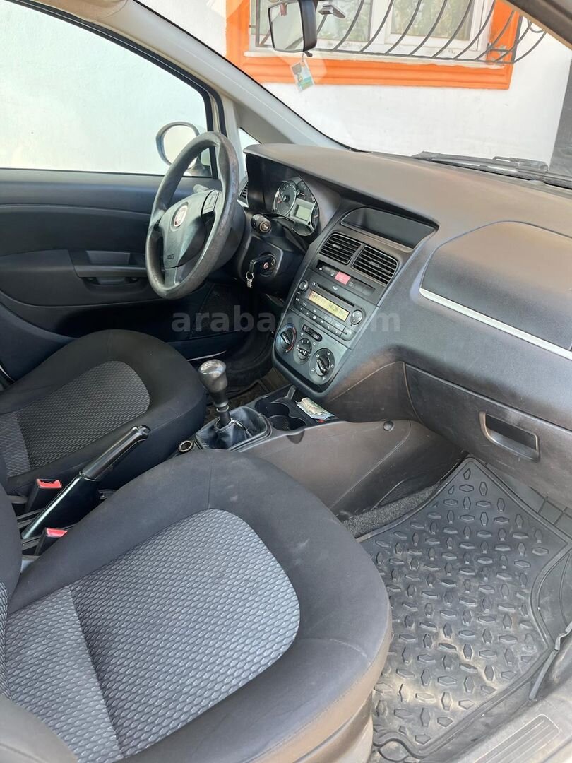 Sahibinden Fiat Linea 1.3 Multijet Pop 2015 Model Antalya 165.000 km Beyaz 6