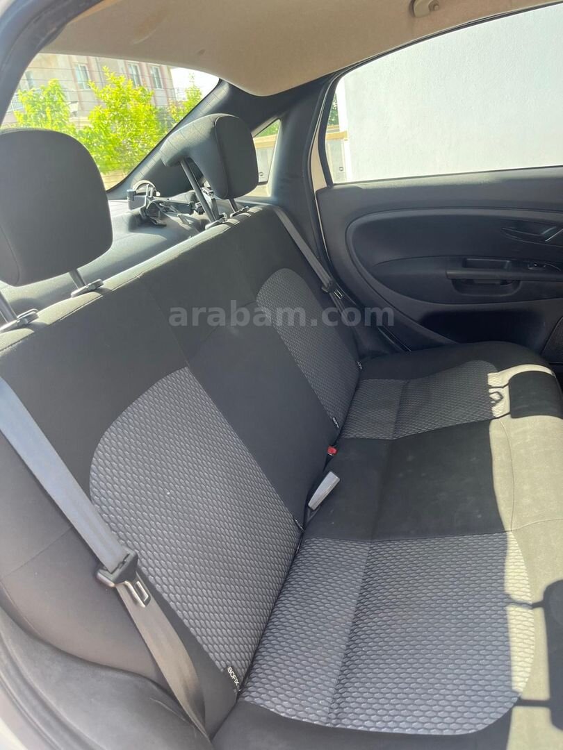 Sahibinden Fiat Linea 1.3 Multijet Pop 2015 Model Antalya 165.000 km Beyaz 7