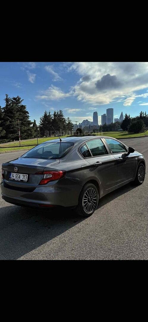 Sahibinden Fiat Egea 1.4 Fire Easy Plus 2023 Model İstanbul 52.000 km Füme 4