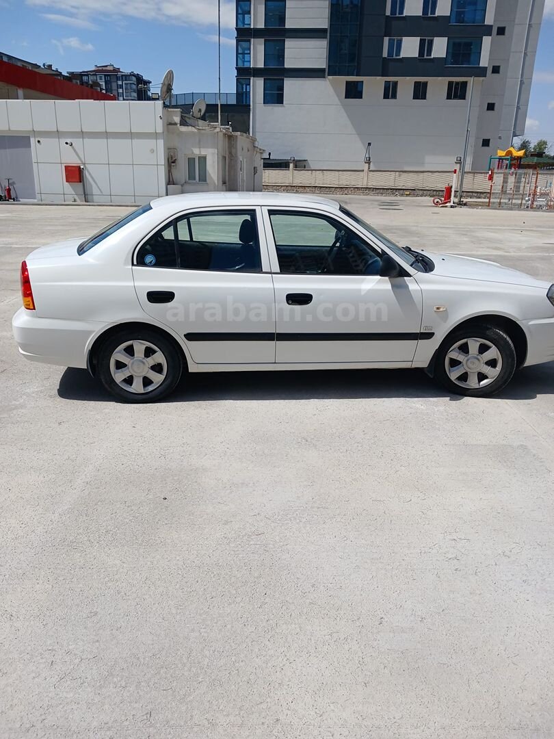 Sahibinden Hyundai Accent 1.5 CRDi Admire 2006 Model Ankara 78.500 km Beyaz 6