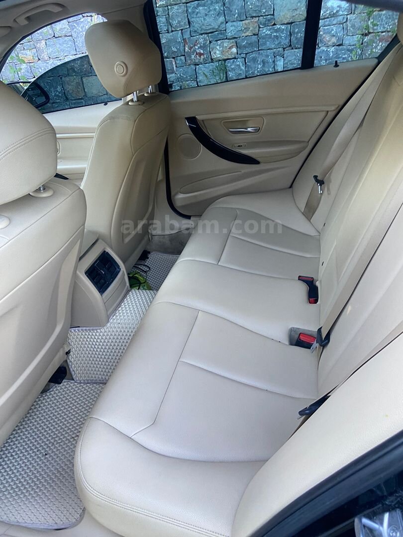 Sahibinden BMW 3 Serisi 320i ED M Plus 2014 Model İstanbul 240.000 km Siyah 6