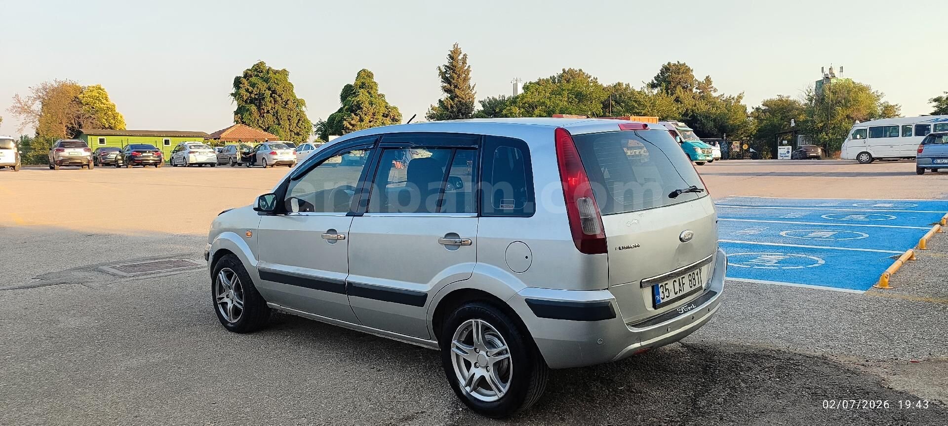 Sahibinden Ford Fusion 1.4 TDCi Comfort 2006 Model İzmir 260.000 km Gri (Gümüş) 5