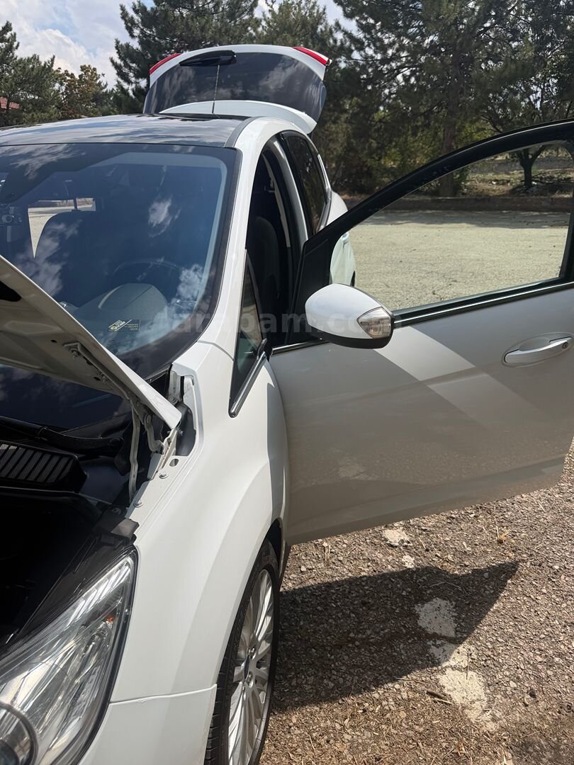 Sahibinden Ford C-Max 1.6 TDCi Titanium X 2013 Model Adana 166.000 km Beyaz 7