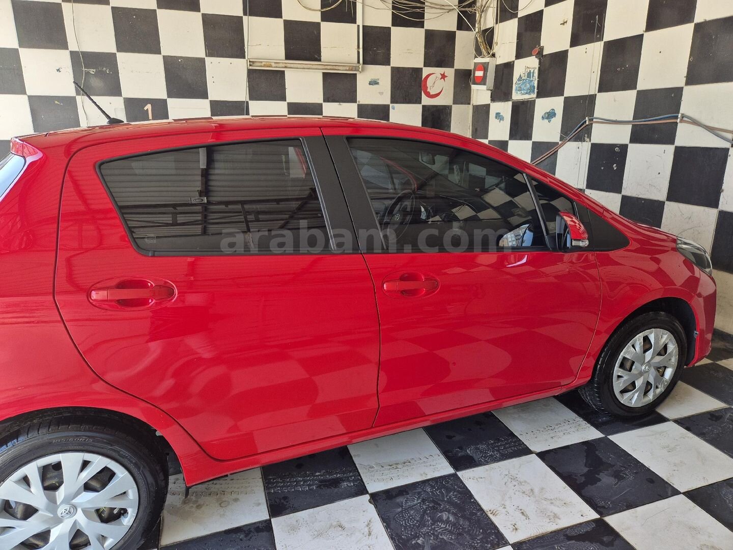 Sahibinden Toyota Yaris 1.5 Fun Special 2018 Model Bursa 112.000 km Kırmızı 1