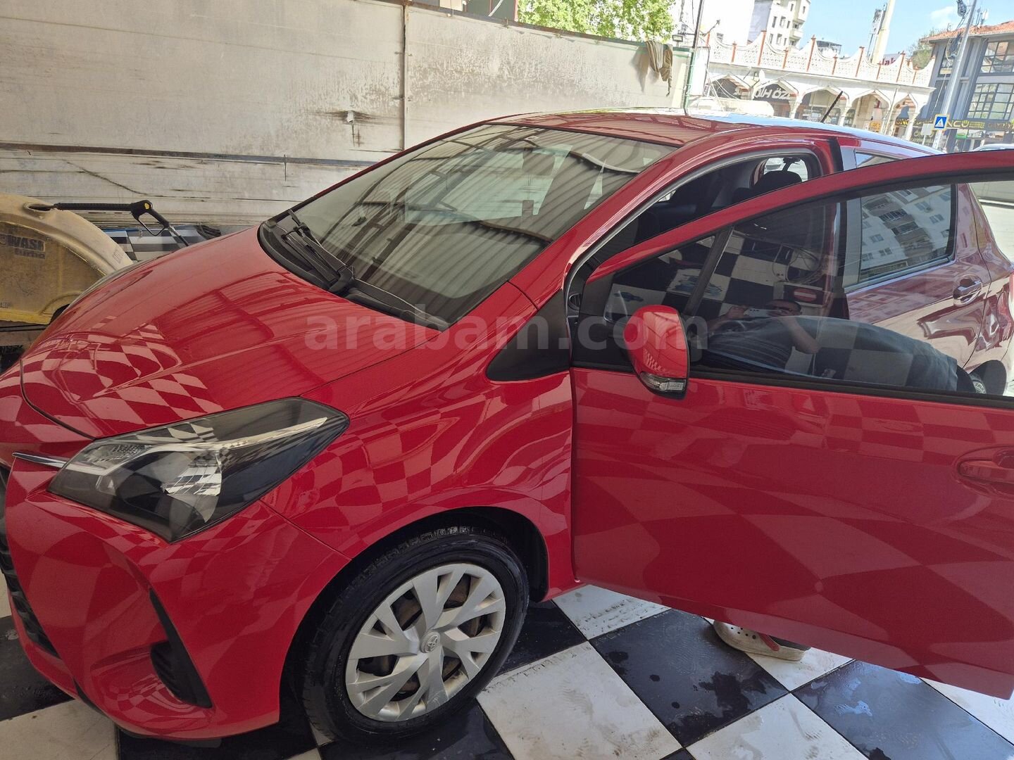 Sahibinden Toyota Yaris 1.5 Fun Special 2018 Model Bursa 112.000 km Kırmızı 5