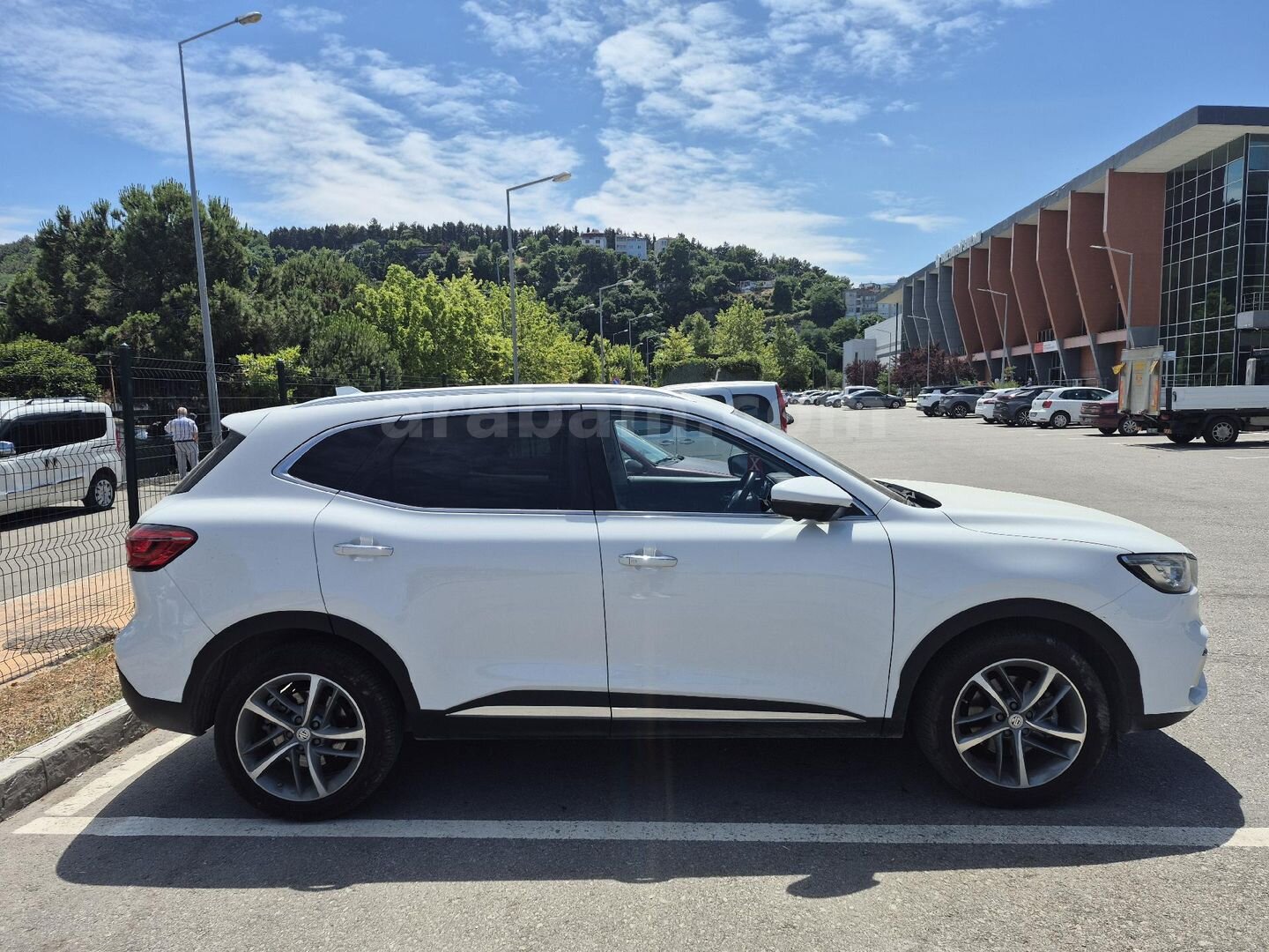 Sahibinden MG HS 1.5 T-GDI Luxury 2024 Model 2