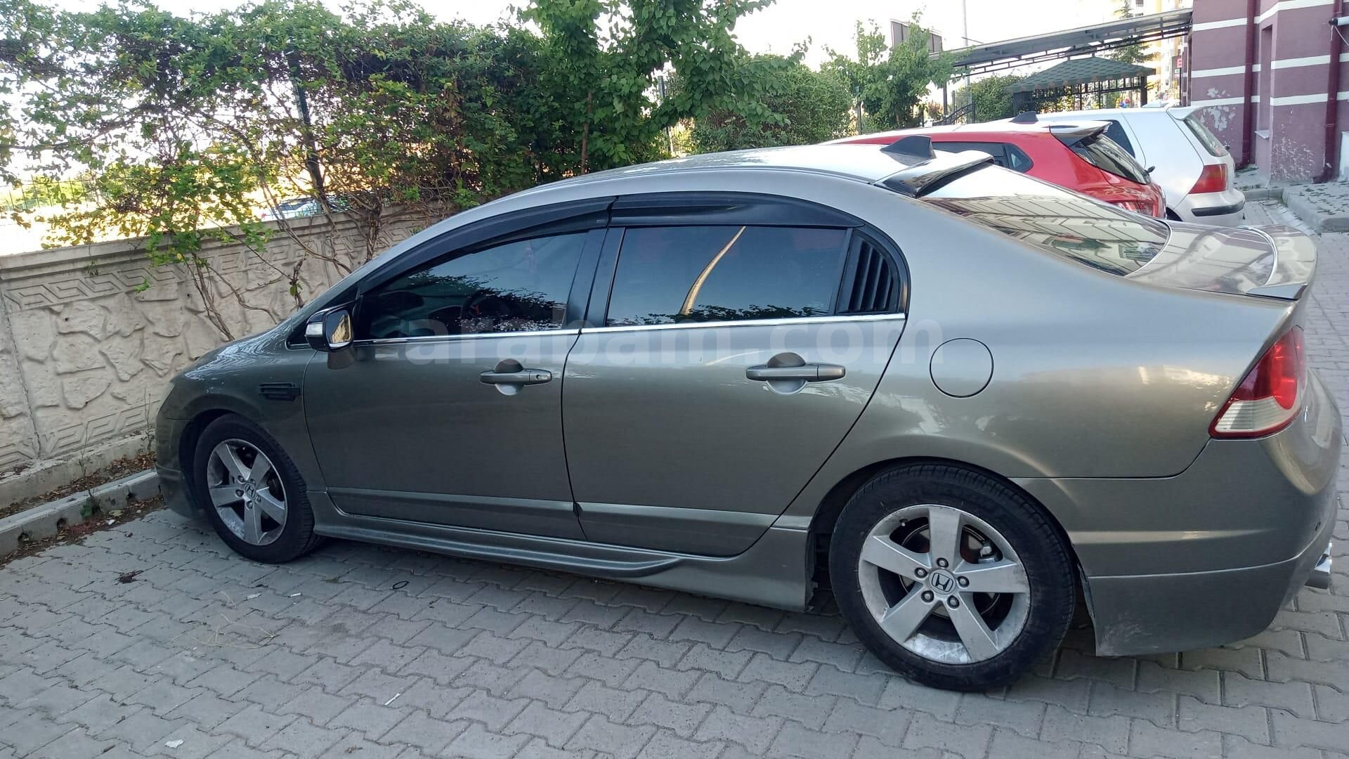 Sahibinden Honda Civic 1.6i VTEC Elegance 2008 Model Kayseri 283.000 km Gri 1