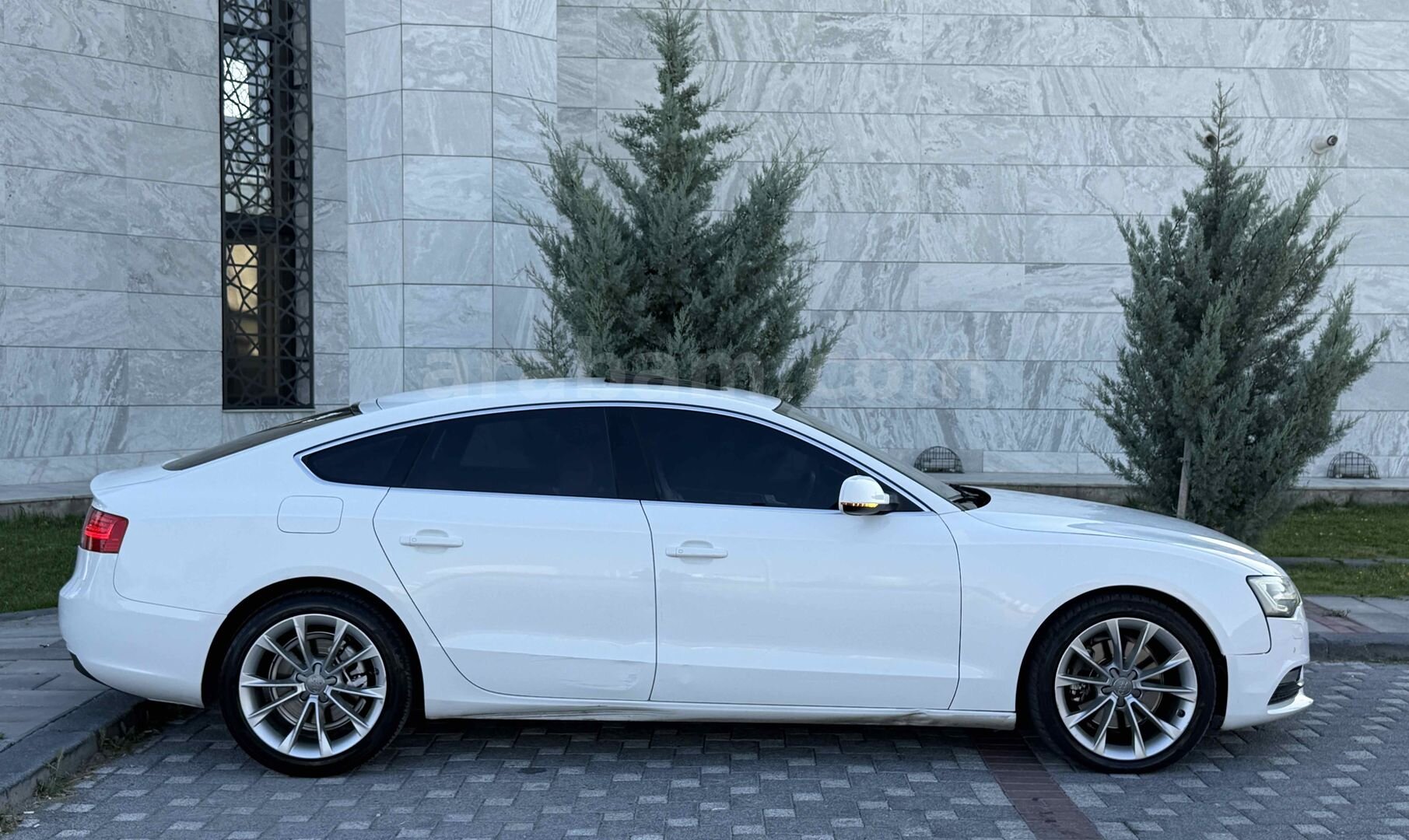 Galeriden Audi A5 Sportback 2.0 TDI 2012 Model Kayseri 429.000 km Beyaz 3