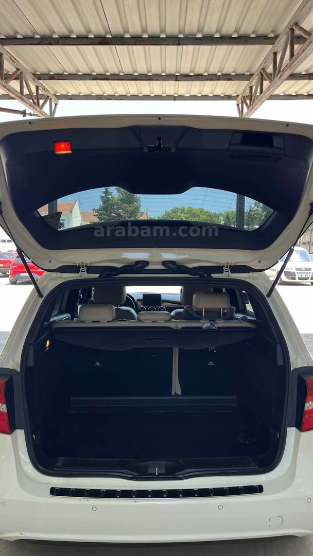 Sahibinden Mercedes - Benz B 180 BlueEFFICIENCY Elite 2013 Model Antalya 149.900 km Beyaz 5