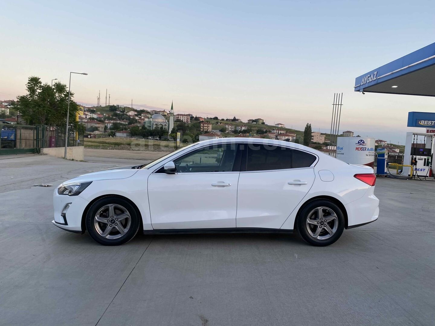 Sahibinden Ford Focus 1.5 TDCi Trend X 2019 Model Ankara 207.000 km Beyaz 3