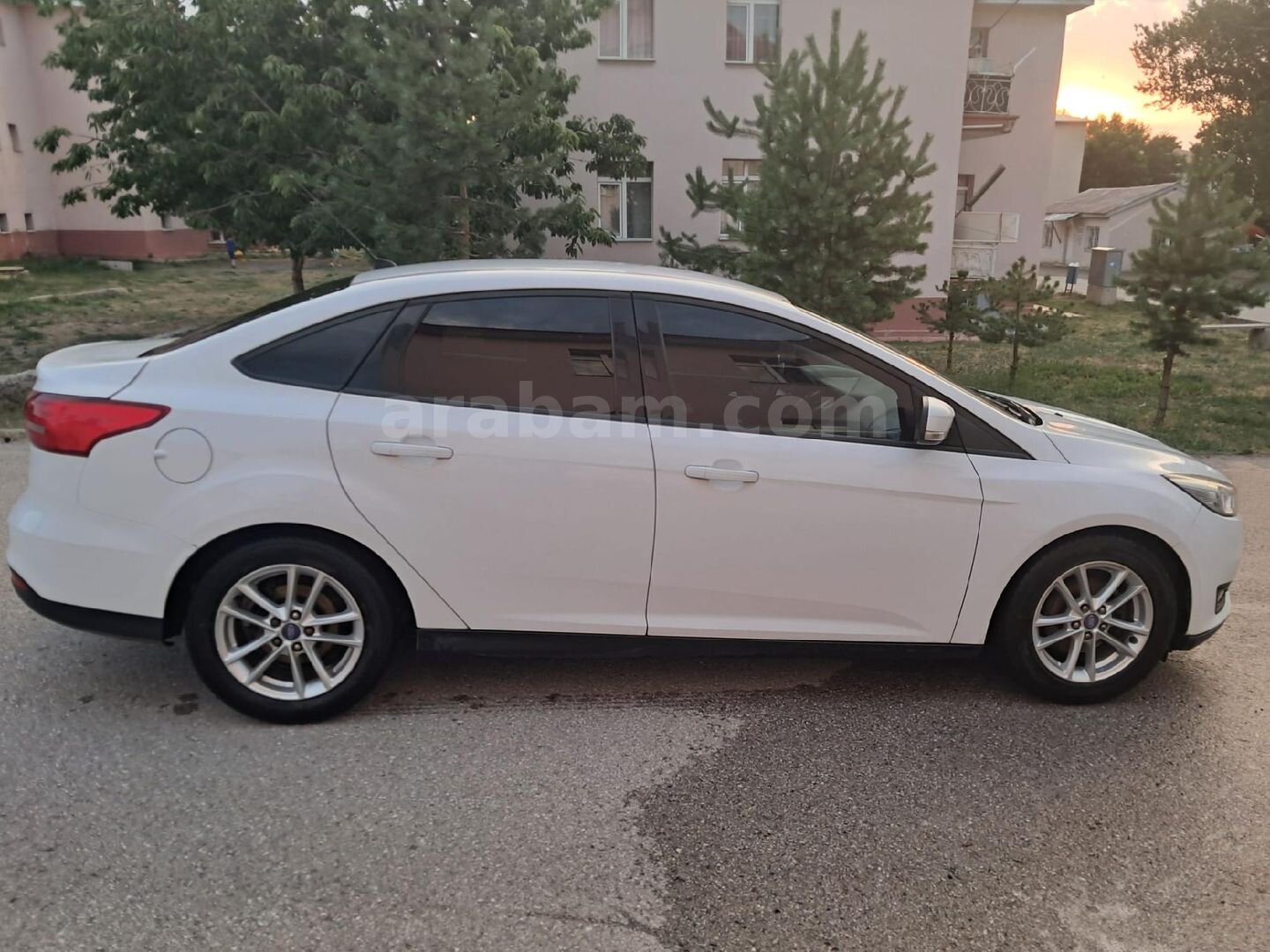 Sahibinden Ford Focus 1.6 Ti-VCT Trend X 2015 Model Erzurum 128.000 km Beyaz 3