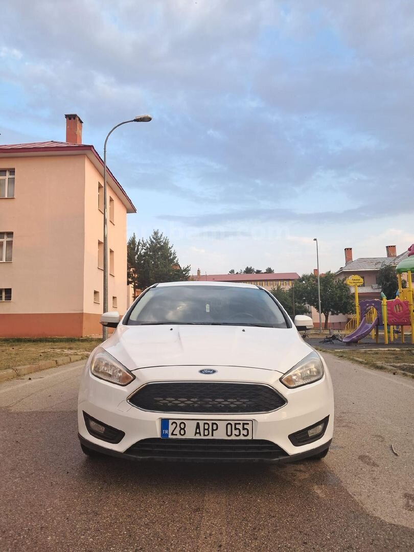Sahibinden Ford Focus 1.6 Ti-VCT Trend X 2015 Model Erzurum 128.000 km Beyaz 1