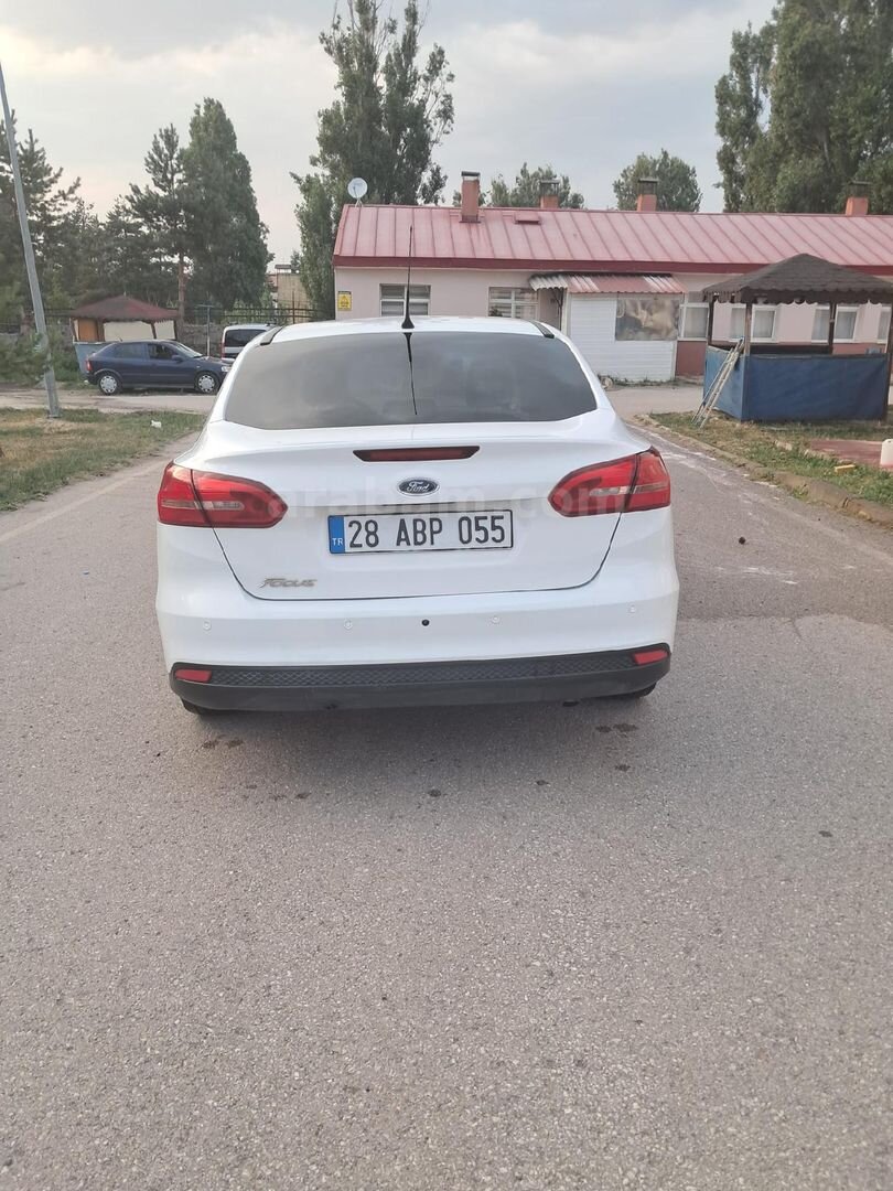 Sahibinden Ford Focus 1.6 Ti-VCT Trend X 2015 Model Erzurum 128.000 km Beyaz 2